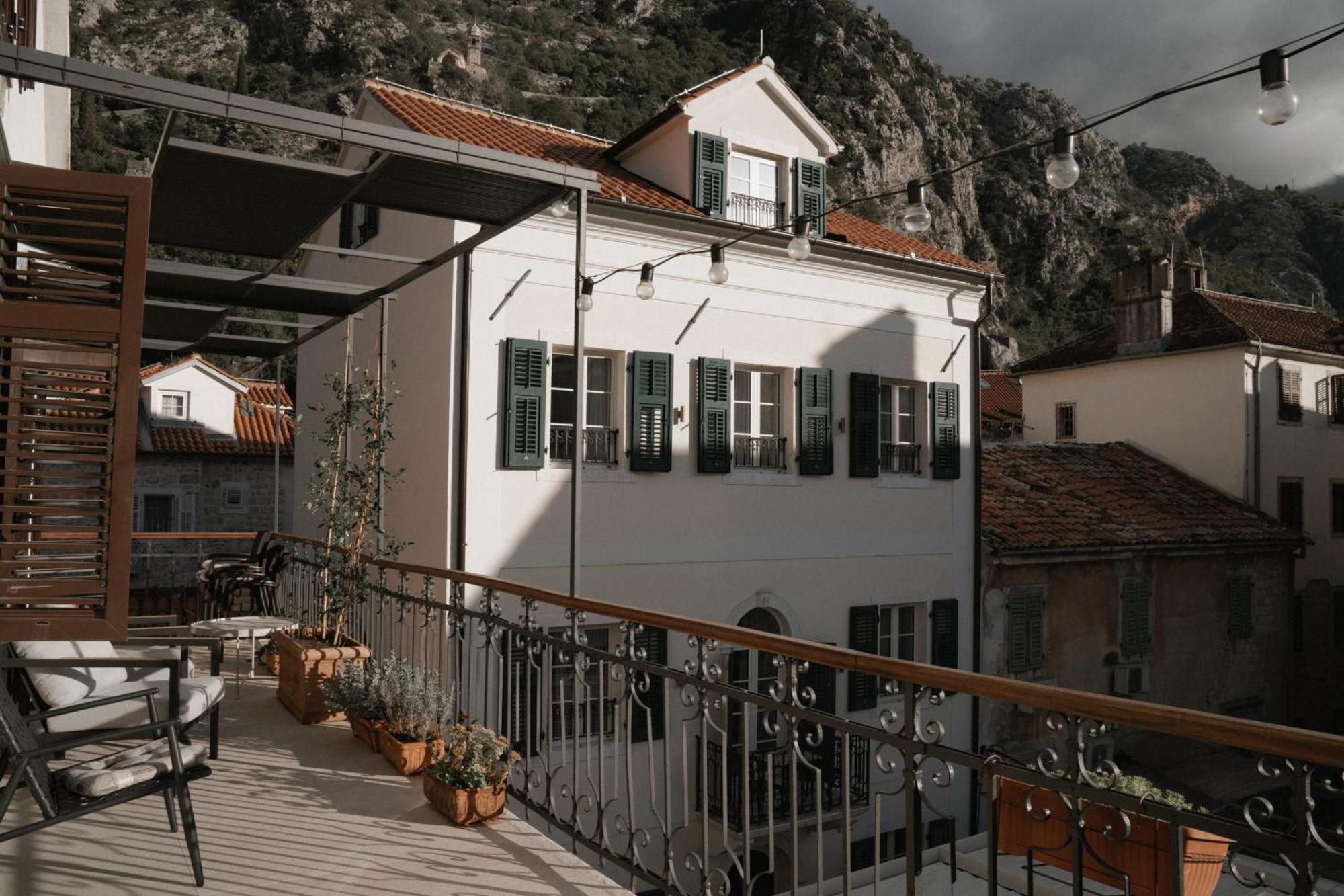 Nest 382 Apartment Kotor Bagian luar foto