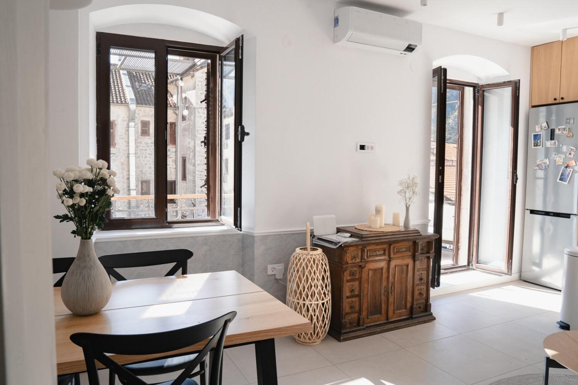 Nest 382 Apartment Kotor Bagian luar foto