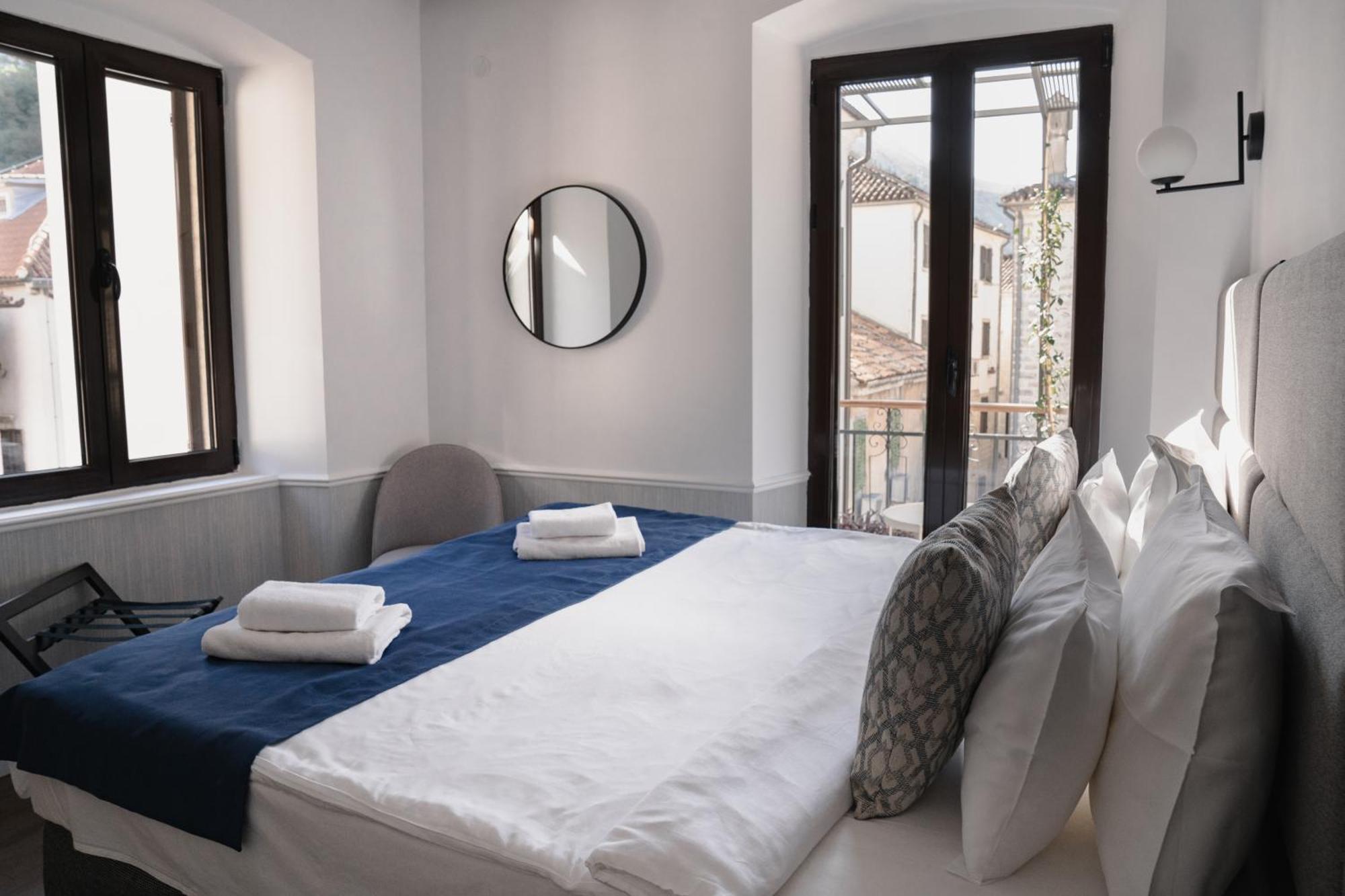 Nest 382 Apartment Kotor Bagian luar foto