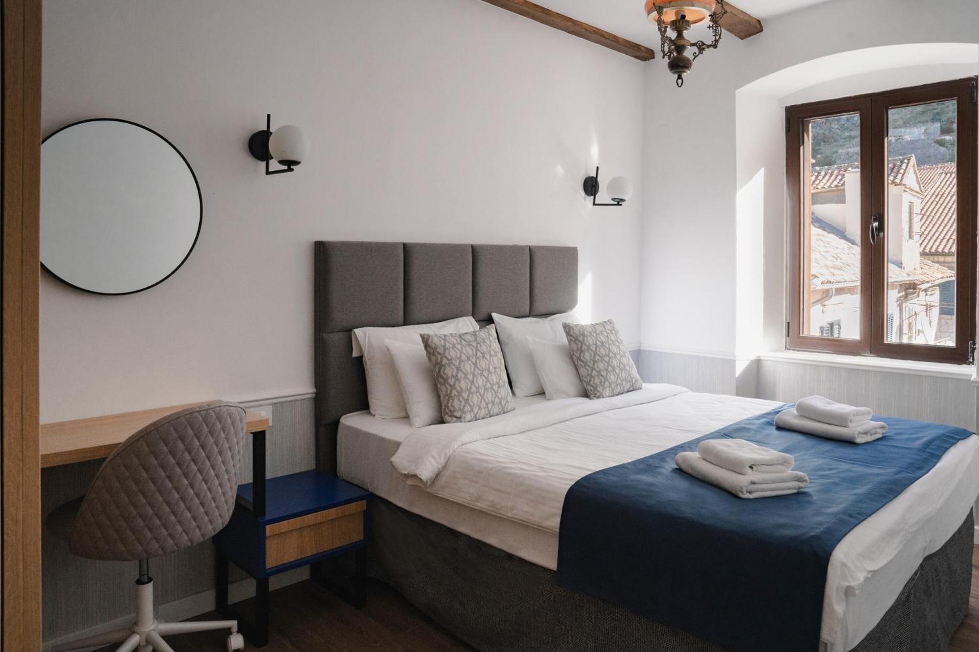 Nest 382 Apartment Kotor Bagian luar foto